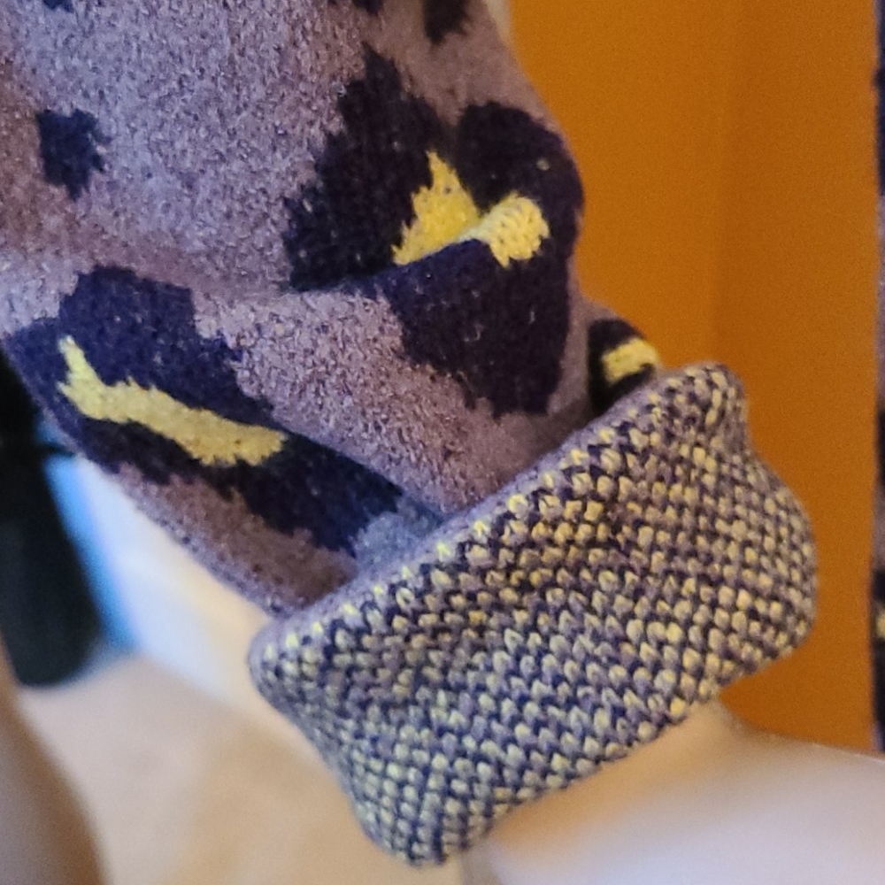 THML Sweater - Picture 10 of 16